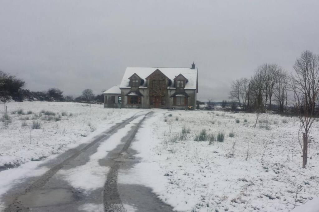 Annies Meadow. Villa Knock  Buitenkant foto