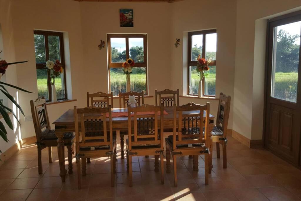 Annies Meadow. Villa Knock  Buitenkant foto